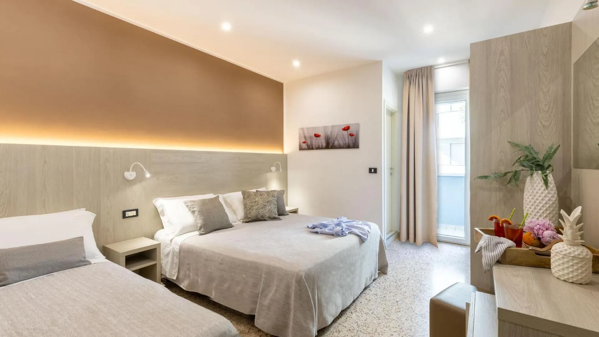 Hotel Ambrosiana Misano Adriatico 3*,