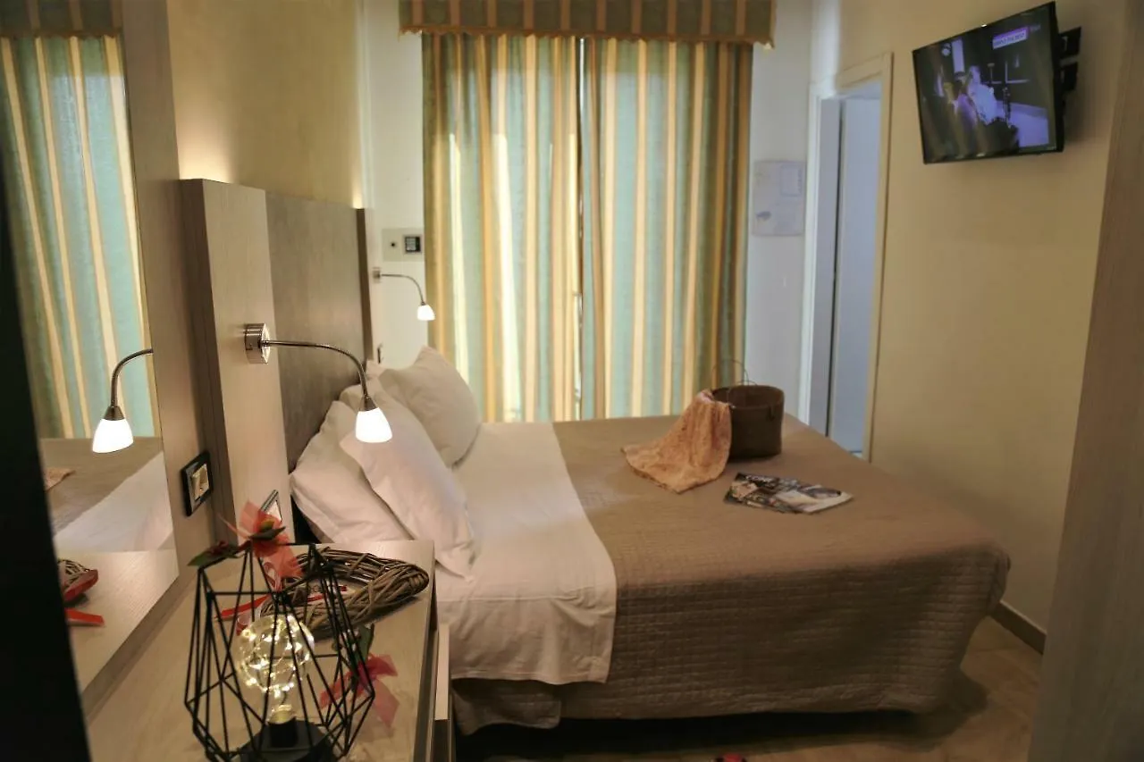 Hotel Ambrosiana Misano Adriatico 3*,  Italia