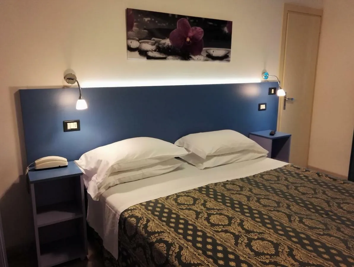 Hotel Ambrosiana Misano Adriatico 3*,